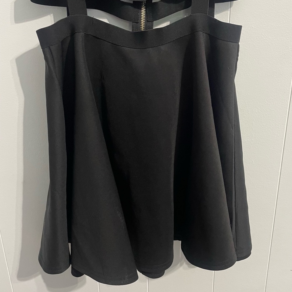 Women's Black Solid A-Line Suspender Skirt - Picture 7 of 7